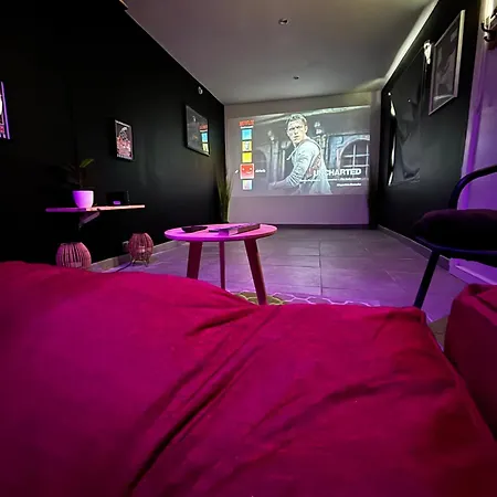 Ideal ,salle De Cinema , Jardin ,terrasse 公寓 Charleville-Mézières